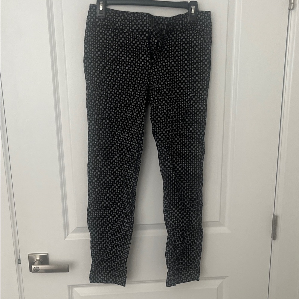 Old Navy Pixie Mid-Rise Pants